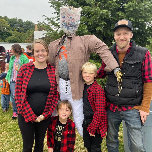 Meet your Posher, Michaela - Picture 1 of 1